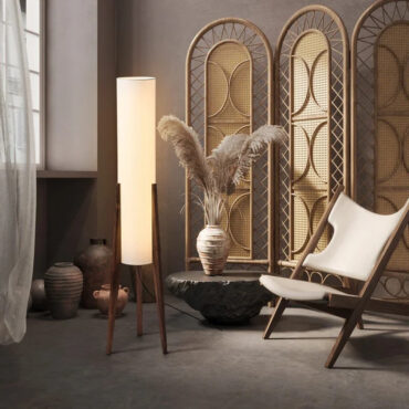 Åbo solid wood floor lamp with fabric shade