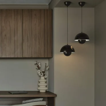 Helsinki black pendant light with double-sphere aluminium design